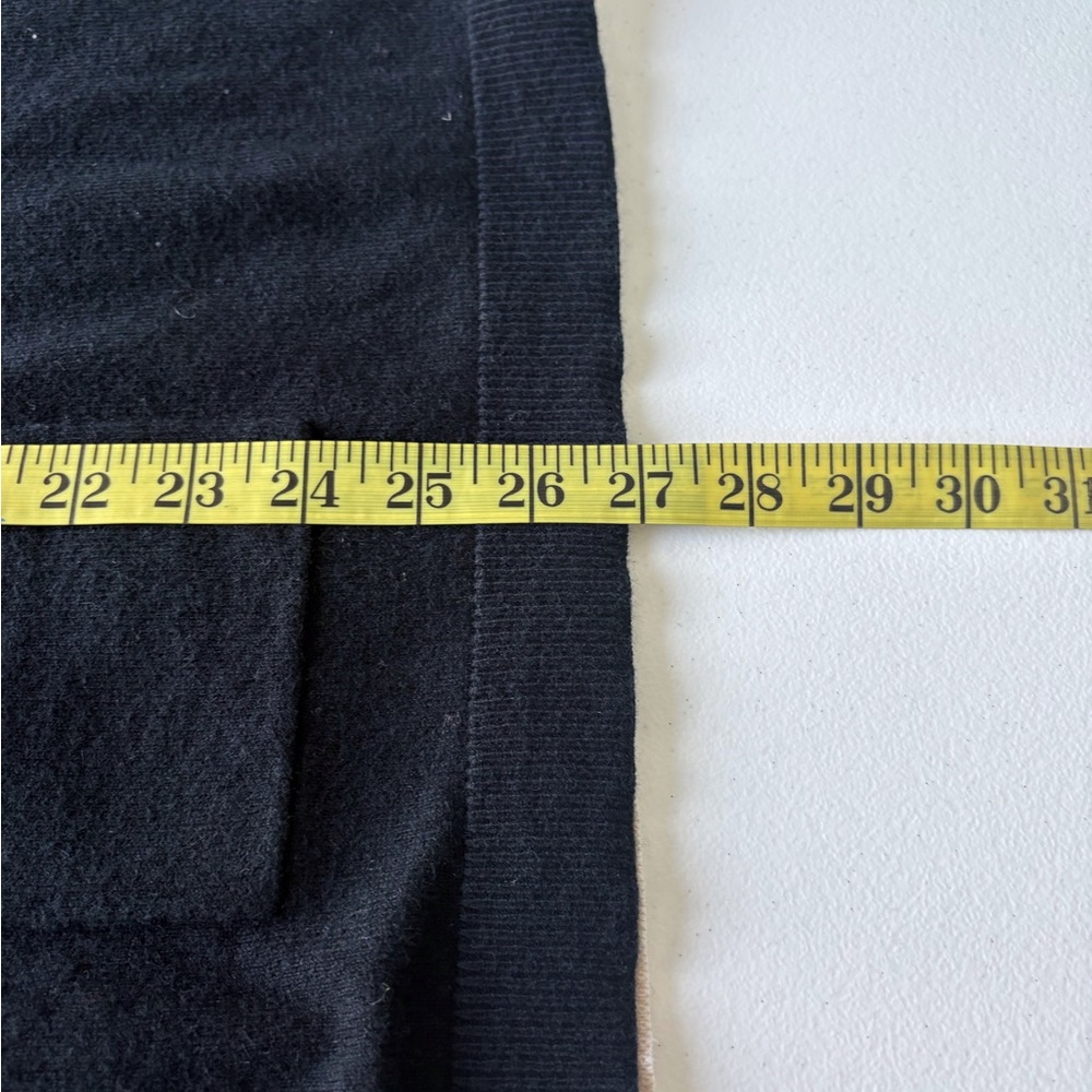 Lisa Todd Black Cream Long Sleeve V-Neck Sweater Cashmere Cotton Blend Pocket - Picture 12 of 12